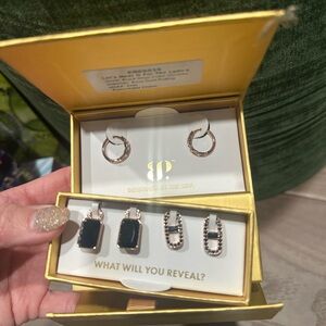 Let’s hear it for the ladies charming hoops bomb party